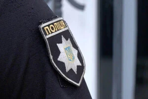 40-річний чоловік навмисно викинув собаку з вікна будинку