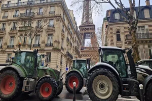 Фермери Франції перекривають столицю через угоду з МЕРКОСУР