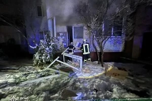 Під час гасіння пожежі вогнеборці врятували чоловіка, який отримав опіки