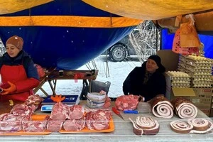 Продуктові ринки зазвичай працюють в усіх районах столиці