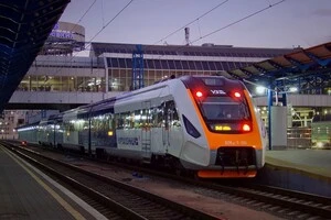 на Київщині та Чернігівщині тимчасово не курсуватимуть деякі поїзди через обрив контактного дроту