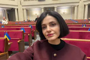 Лише близько 40 народних депутатів слухали звіт Шмигаля