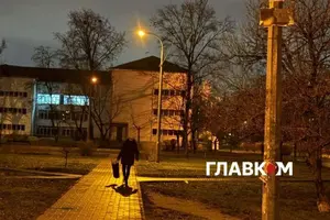 У столиці там, де технічно не можна зробити світло тьмянішим, включатимуть 50% ліхтарів