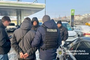 Підозрюваного затримали на одній із АЗС у столиці