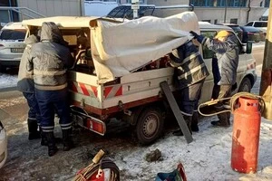 Львівські комунальники допомагають відновлювати електрику та внутрішньобудинкові мережі у Києві