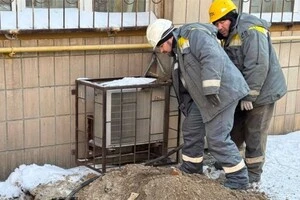 Ремонтні бригади та комунальні служби працюють у цілодобовому режимі без перерв