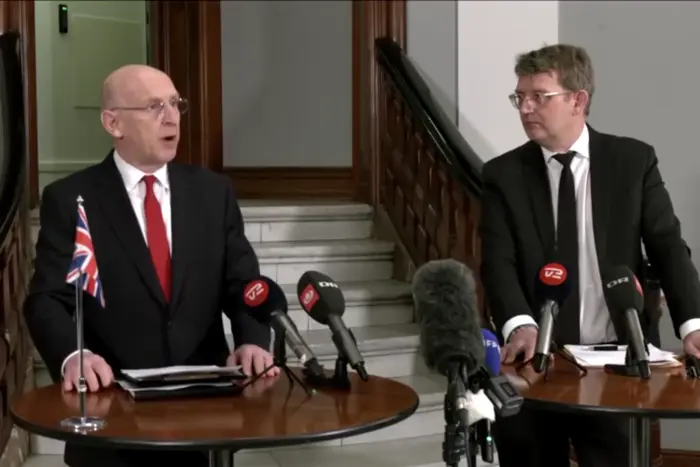 Британія назвала Росію головним чинником напруженості в районі Гренландії