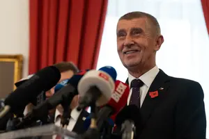 Прем’єр Чехії Андрей Бабіш купив глобус, щоб знайти на ньому Гренландію