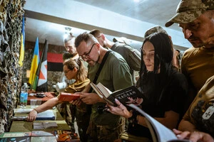 Українські військові цікавляться не лише художньою літературою, а й іншими жанрами
