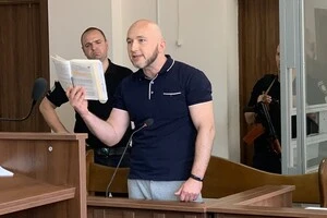 У ніч на 26 травня 2023 року голова Макарівського районного суду Київської області Олексій Тандир збив на смерть нацгвардійця на блокпосту в столиці