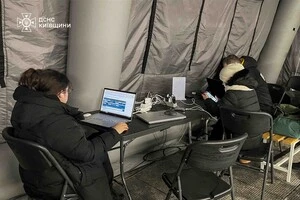 У пунктах можна підзарядити мобільні телефони, ноутбуки, ліхтарики, а також медичні прилади та протези, зокрема інгалятори й слухові апарати