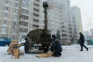 Наразі на аварійних об’єктах у Києві працює близько 600 рятувальників