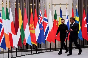 Европа пытается самоутвердиться в то время, когда Украина истекает кровью, сдерживая нашествие с востока