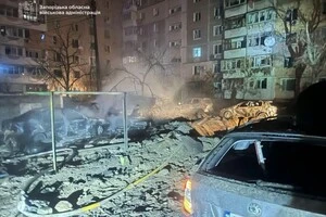 Ворог влучив у двір багатоповерхівки