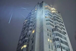 Ворожий удар спричинив руйнування покрівлі та стіни технічного поверху