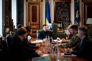 Президент провів зустріч із членами переговорної групи та урядовцями