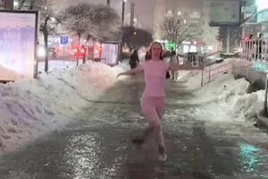 Відео активно обговорюють користувачі та захоплюються креативністю та майстерністю дівчини