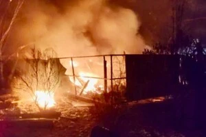 Внаслідок атаки зруйновано житлові будинки, на місцях влучань виникли пожежі