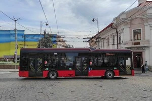 Тролейбус PTS T12309 у Чернівцях