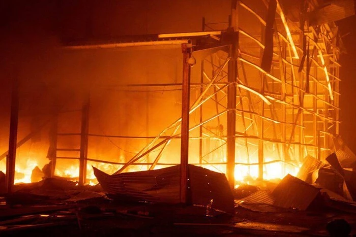 Одеса: на промисловому об’єкті спалахнула пожежа після атаки РФ