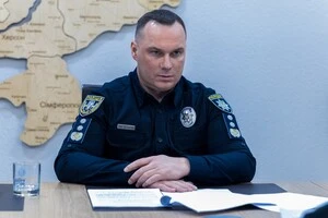 За словами очільника Національної поліції, стрілянина в поліцейських офіцерів громади сталася за 500 метрів від будинку підозрюваного