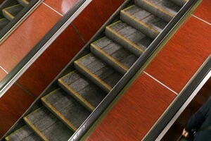 У Києві метрополітен повністю зупинив рух через дефіцит напруги