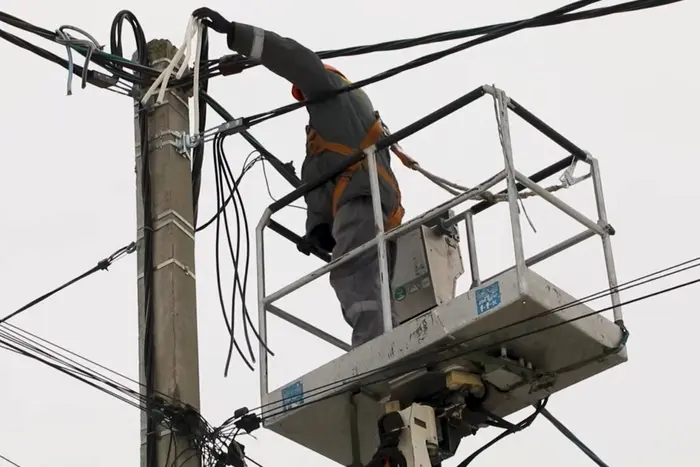 Енергетики ДТЕК розповіли, ремонтують обладнання після обстрілів