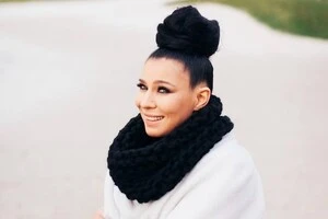 Йолка родом із Ужгорода, проте ще до повномасштабної війни в Україні вирішила будувати кар'єру в Росії