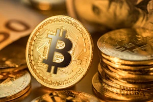 Падіння біткоїна відбувається на тлі загального спадного тренду в криптовалютному секторі