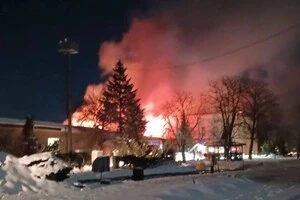 У Конотопі серія ударів безпілотниками призвела до пошкодження залізничних колій, території станції, ремонтного цеху та адміністративної будівлі локомотивного депо