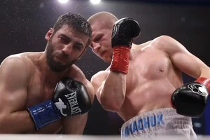 Богачук (праворуч) і Бутаєв боксували в андеркарді шоу Zuffa Boxing 02 (Лас-Вегас, США)