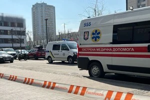 Бригада екстреної медичної допомоги протягом двох годин проводила реанімаційні заходи, однак врятувати дитину не вдалося