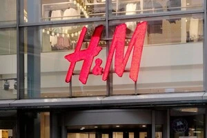 Станом на січень 2026 року в Україні функціонують девʼять магазинів H&M