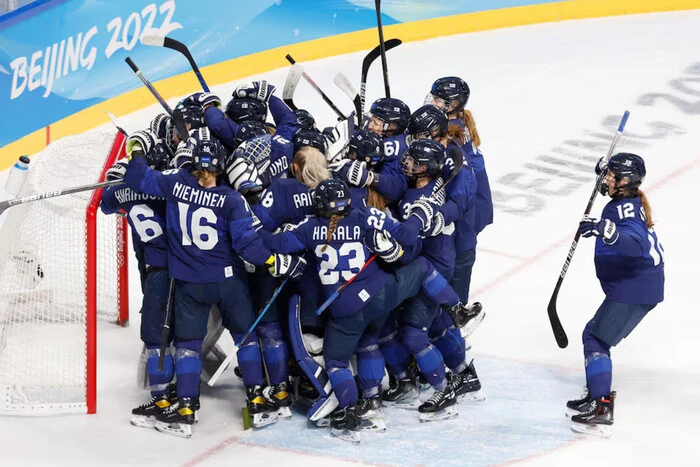 Карантин на Олімпіаді. Жіночу збірну Фінляндії з хокею скосив підступний вірус
