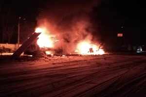 Уламки БпЛА спричинили пожежу на автостоянці на Мінському масиві