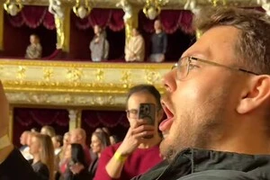 Оперний співак виконав гімн України на концерті Артема Пивоварова