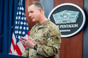 Командувач Європейського командування США провів серію зустрічей зі старшими військовими представниками Росії та України