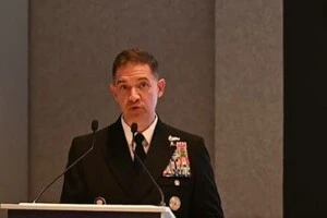 Адмірал ВМС США Бред Купер, голова Центрального командування американських збройних сил, був присутній на переговорах з Іраном