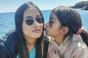 10-річна Елізабет Зуна Кайсагуано, яку разом із матір'ю Розою перехопили біля автобусної зупинки та переправили літаком до ізолятора в Техасі