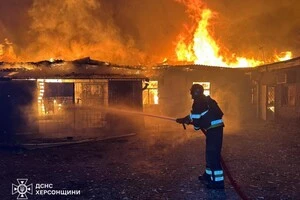 Росіяни обстріляли Херсон з РСЗВ: є постраждалі