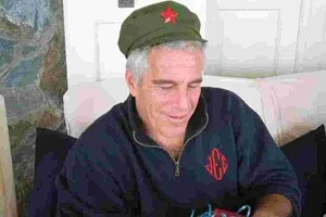 Епштейн у 2010-х роках намагався домовитись про зустріч з главою Кремля через колишнього прем'єр-міністра Норвегії Турбйорна Ягланда