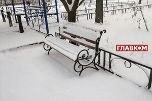 За даними синоптиків, у більшості західних, південних та східних областей прогнозується невеликий сніг