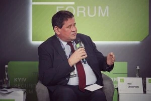 Посол Великої Британії Ніл Кромптон