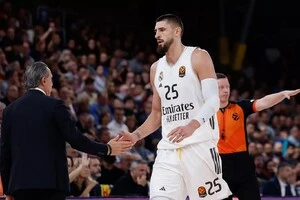 Лень відіграв 24 хвилини, набрав 12 очок, зробив 4 підбирання