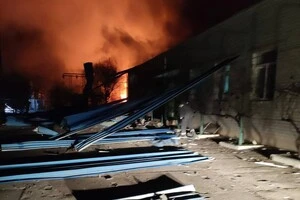 На місці російської атаки виникла пожежа