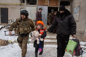 Якщо батьки відмовляються вивозити дітей після рішення влади, то евакуацію здійснюватиме Національна поліція України