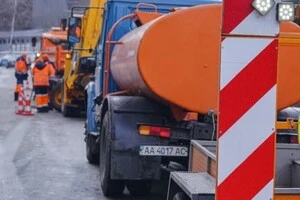 Дорожні служби ліквідовуватимуть ямковість біля зупинки громадського транспорту «Домосфера» 