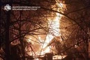 У Дніпрі пролунала серія потужних вибухів, сталася пожежа (оновлено)