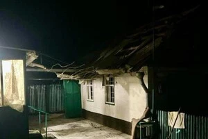 Пошкоджений будинок внаслідок російської атаки у ніч на 12 лютого у Дніпрі