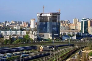 Один із найвідоміших довгобудів столиці, розташований на проспекті Берестейському, виставлено на торги 27 лютого 2026 року